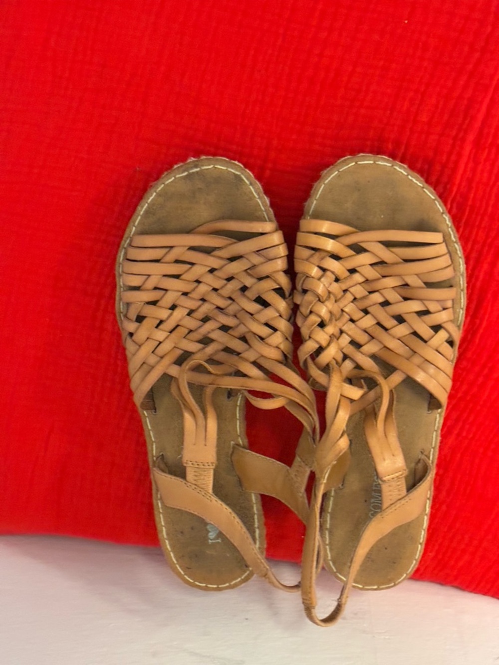 Vintage 80s Tan Woven Leather Huarache  Slingback Sandals w/ Low Wedge Heels - Picture 3 of 10